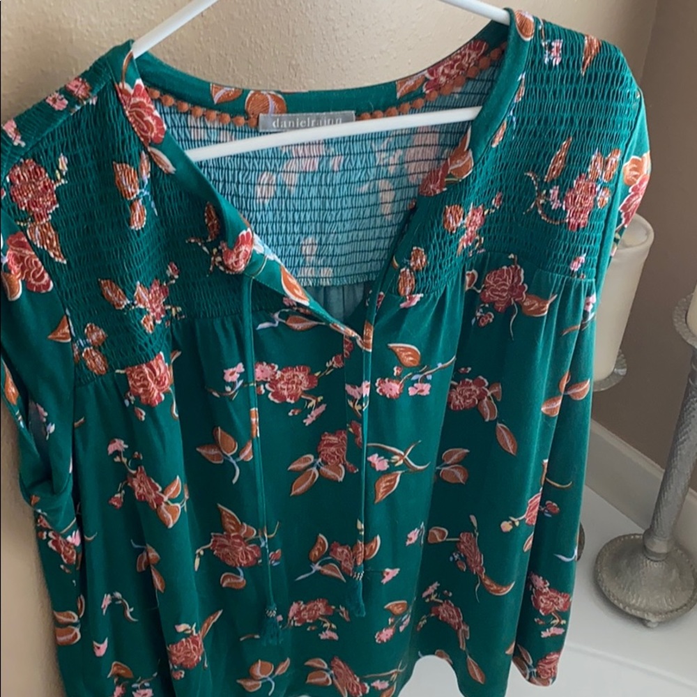 Stitch fix green floral cap sleeve top ruching 2x